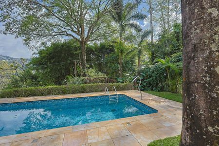 Casa de condomínio à venda com 450m², 3 quartos e 7 vagas