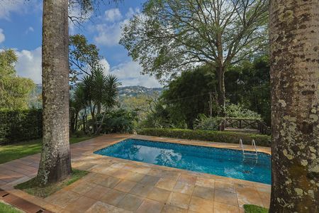 Casa de condomínio à venda com 450m², 3 quartos e 7 vagas