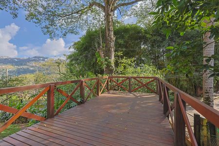Casa de condomínio à venda com 450m², 3 quartos e 7 vagas