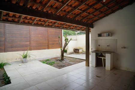 Casa para alugar com 100m², 3 quartos e 2 vagas Casa para alugar com 100m², 3 quartos e 2 vagasÁrea externa