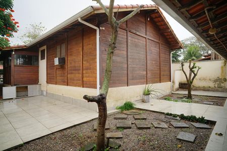 Casa para alugar com 100m², 3 quartos e 2 vagas Casa para alugar com 100m², 3 quartos e 2 vagasÁrea externa