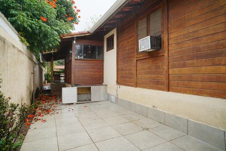 Casa para alugar com 100m², 3 quartos e 2 vagas Casa para alugar com 100m², 3 quartos e 2 vagasÁrea externa