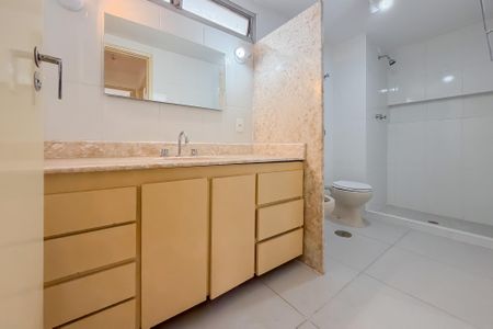 Apartamento à venda com 82m², 2 quartos e sem vaga Apartamento à venda com 82m², 2 quartos e sem vagaBanheiro Social