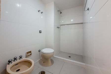 Apartamento à venda com 82m², 2 quartos e sem vaga Apartamento à venda com 82m², 2 quartos e sem vagaBanheiro Social