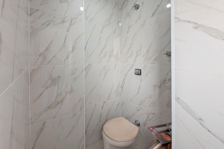 Apartamento à venda com 82m², 2 quartos e sem vaga Apartamento à venda com 82m², 2 quartos e sem vagaBanheiro de Serviço