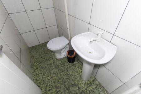 Casa para alugar com 50m², 1 quarto e sem vaga Casa para alugar com 50m², 1 quarto e sem vagaBanheiro