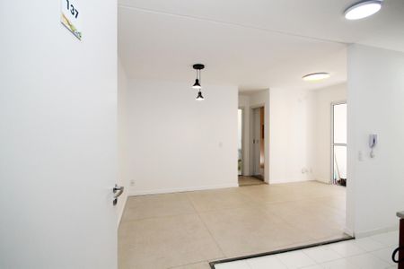 Entrada de apartamento para alugar com 2 quartos, 54m² em Jardim Recanto Suave, Cotia