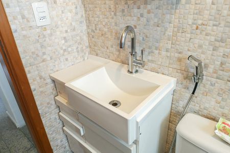 Apartamento à venda com 80m², 4 quartos e 2 vagas Apartamento à venda com 80m², 4 quartos e 2 vagasBanheiro