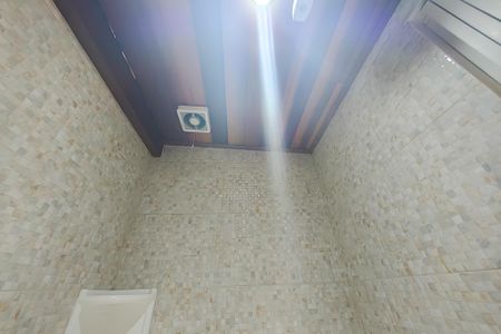 Apartamento à venda com 80m², 4 quartos e 2 vagas Apartamento à venda com 80m², 4 quartos e 2 vagasBanheiro da Suite
