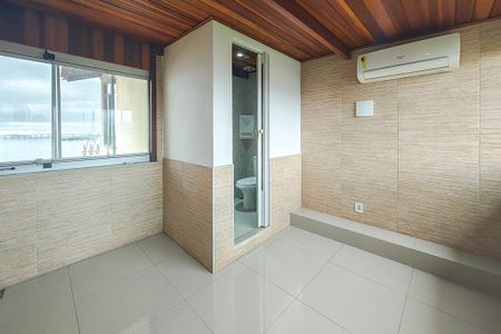 Apartamento à venda com 80m², 4 quartos e 2 vagas Apartamento à venda com 80m², 4 quartos e 2 vagasSuite