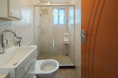 Apartamento à venda com 80m², 4 quartos e 2 vagas Apartamento à venda com 80m², 4 quartos e 2 vagasBanheiro