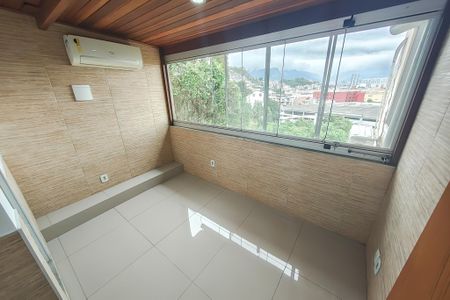 Apartamento à venda com 80m², 4 quartos e 2 vagas Apartamento à venda com 80m², 4 quartos e 2 vagasSuite