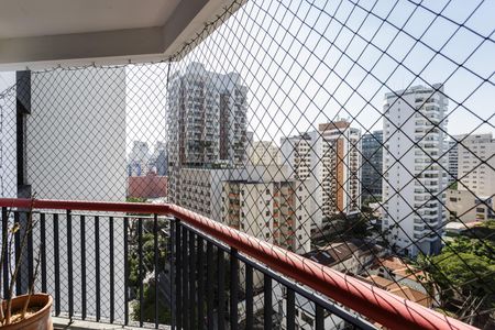 Varanda de apartamento para alugar com 3 quartos, 90m² em Indianópolis, São Paulo