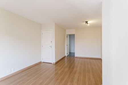 Sala de apartamento para alugar com 3 quartos, 90m² em Indianópolis, São Paulo