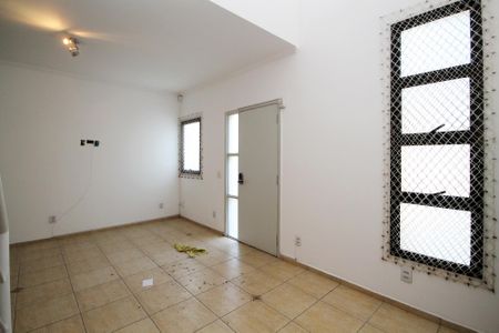 Casa de condomínio para alugar com 85m², 3 quartos e 1 vagaSala