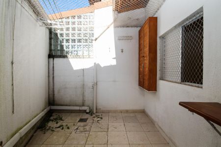 Casa de condomínio para alugar com 85m², 3 quartos e 1 vagaQuintal
