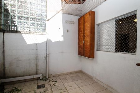 Casa de condomínio para alugar com 85m², 3 quartos e 1 vagaQuintal