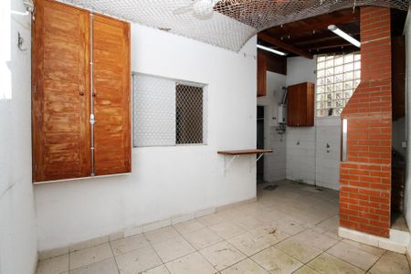 Casa de condomínio para alugar com 85m², 3 quartos e 1 vagaQuintal