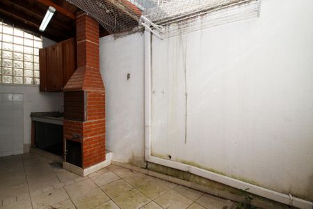 Casa de condomínio para alugar com 85m², 3 quartos e 1 vagaQuintal