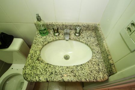 Lavabo de casa de condomínio para alugar com 3 quartos, 85m² em Granja Viana, Cotia