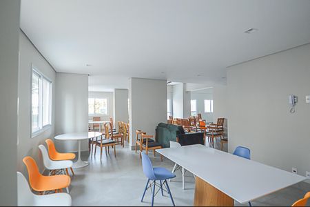 Apartamento para alugar com 58m², 2 quartos e 1 vaga Apartamento para alugar com 58m², 2 quartos e 1 vagaÁrea comum - Salão de festas