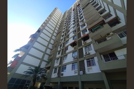 Apartamento à venda com 58m², 2 quartos e 1 vaga Apartamento à venda com 58m², 2 quartos e 1 vagaFachada do bloco