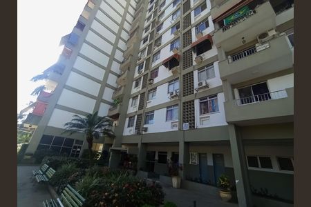 Apartamento à venda com 58m², 2 quartos e 1 vaga Apartamento à venda com 58m², 2 quartos e 1 vagaFachada