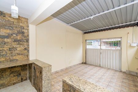Casa para alugar com 60m², 2 quartos e 1 vaga Casa para alugar com 60m², 2 quartos e 1 vagaVaranda e garagem