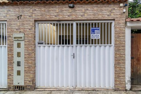 Casa para alugar com 60m², 2 quartos e 1 vaga Casa para alugar com 60m², 2 quartos e 1 vagaFachada