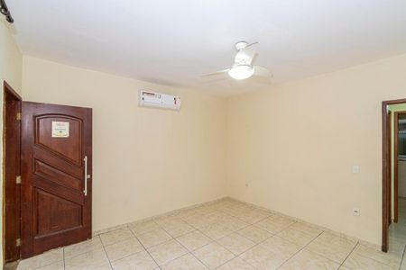 Casa para alugar com 60m², 2 quartos e 1 vaga Casa para alugar com 60m², 2 quartos e 1 vagaSala