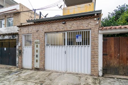 Casa para alugar com 60m², 2 quartos e 1 vaga Casa para alugar com 60m², 2 quartos e 1 vagaFachada