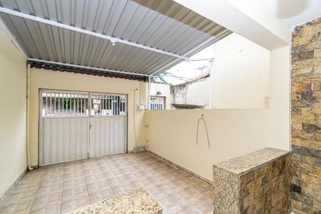 Casa para alugar com 60m², 2 quartos e 1 vaga Casa para alugar com 60m², 2 quartos e 1 vagaVaranda e garagem