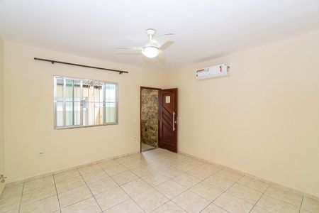 Casa para alugar com 60m², 2 quartos e 1 vaga Casa para alugar com 60m², 2 quartos e 1 vagaSala