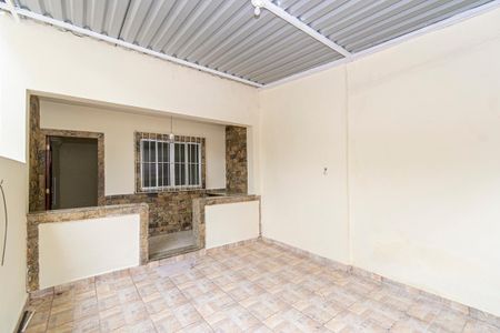 Casa para alugar com 60m², 2 quartos e 1 vaga Casa para alugar com 60m², 2 quartos e 1 vagaVaranda