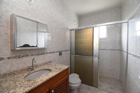 Casa para alugar com 250m², 3 quartos e 4 vagasBanheiro 2
