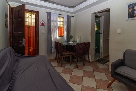 Casa à venda com 126m², 4 quartos e 2 vagasSala