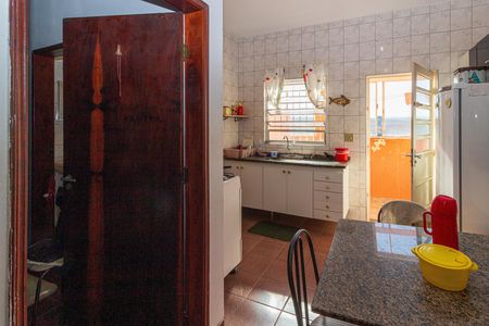 Casa à venda com 126m², 4 quartos e 2 vagasCozinha 2