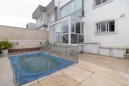 Casa de condomínio para alugar com 239m², 3 quartos e 3 vagasQuintal