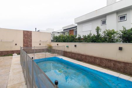 Casa de condomínio para alugar com 239m², 3 quartos e 3 vagasQuintal