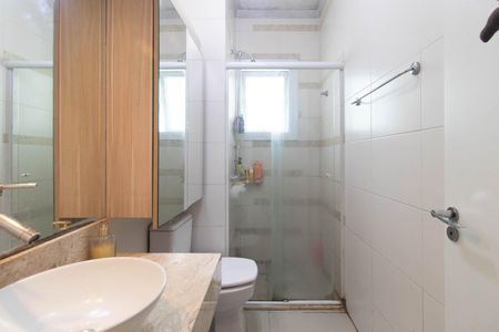 Casa de condomínio para alugar com 239m², 3 quartos e 3 vagasBanheiro do Quarto 3