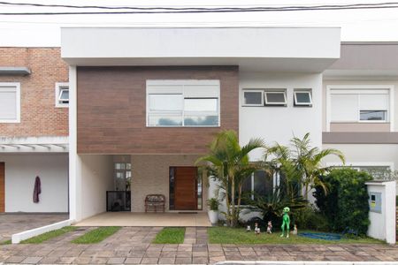 Casa de condomínio para alugar com 239m², 3 quartos e 3 vagasFachada