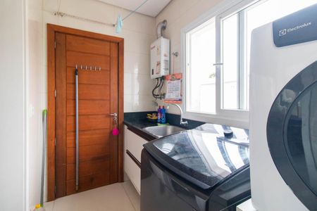 Casa de condomínio para alugar com 239m², 3 quartos e 3 vagasCozinha e Área de Serviço