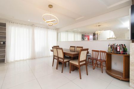Sala de casa de condomínio para alugar com 3 quartos, 239m² em Hípica, Porto Alegre