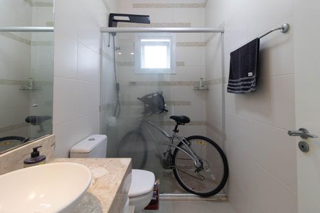 Casa de condomínio para alugar com 239m², 3 quartos e 3 vagasBanheiro do Quarto 2