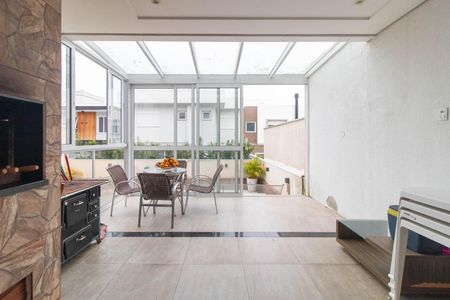 Casa de condomínio para alugar com 239m², 3 quartos e 3 vagasQuintal