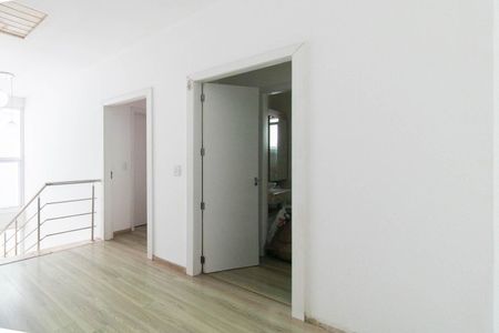 Casa de condomínio para alugar com 239m², 3 quartos e 3 vagasCorredor