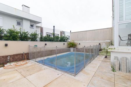 Casa de condomínio para alugar com 239m², 3 quartos e 3 vagasQuintal
