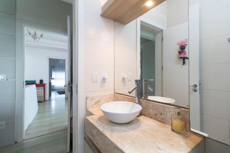 Casa de condomínio para alugar com 239m², 3 quartos e 3 vagasBanheiro do Quarto 3