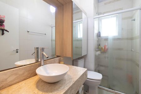 Casa de condomínio para alugar com 239m², 3 quartos e 3 vagasBanheiro do Quarto 3