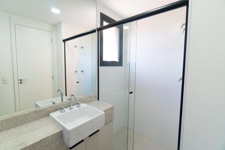 Apartamento à venda com 108m², 2 quartos e 1 vaga Apartamento à venda com 108m², 2 quartos e 1 vagaBanheiro da Suíte 1